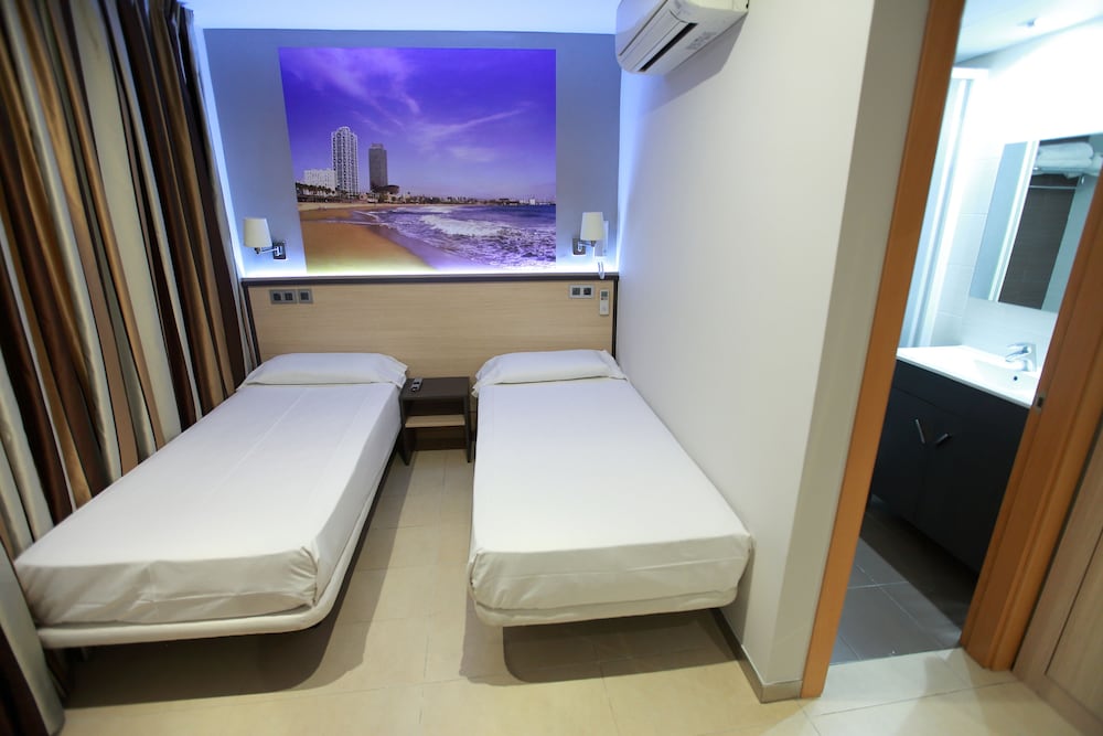Double or Twin Room photo 2