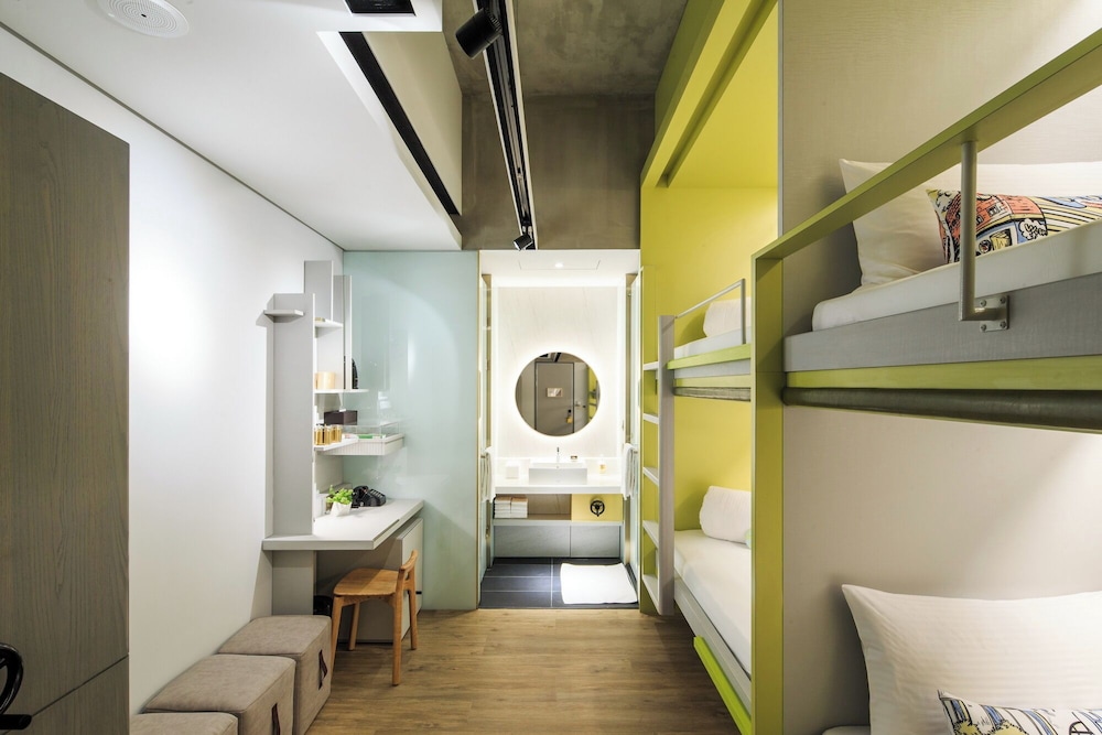 Standard Quadruple Room without Window