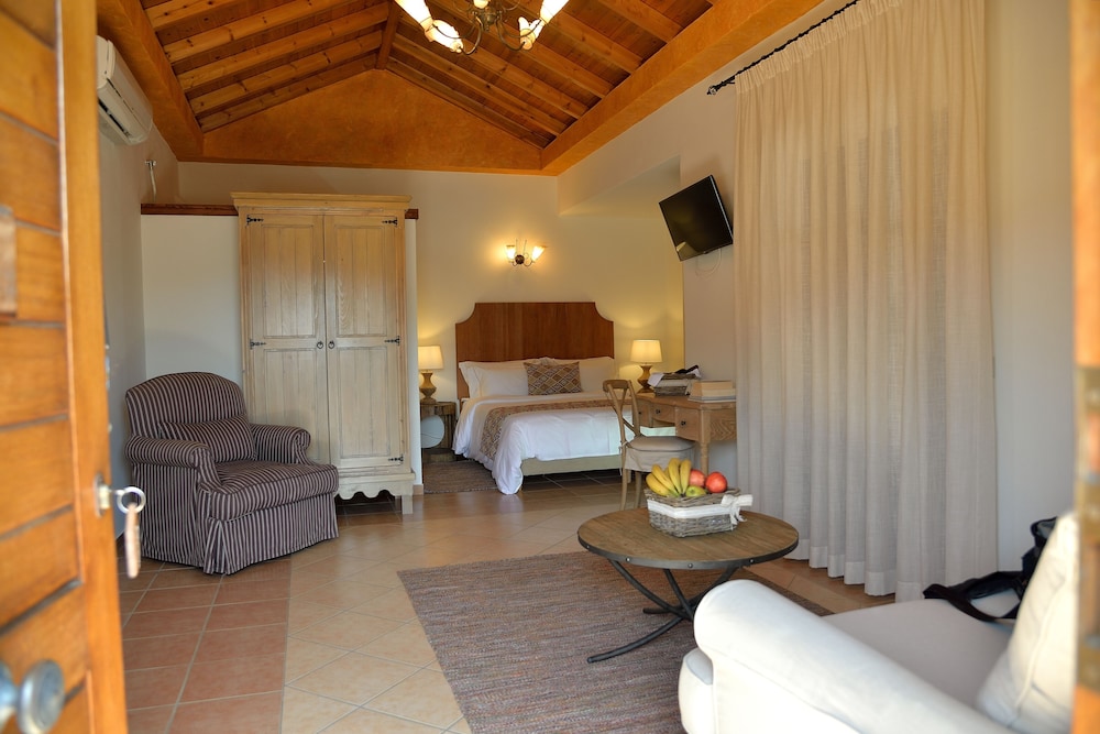 Suite (Rustic) photo 1