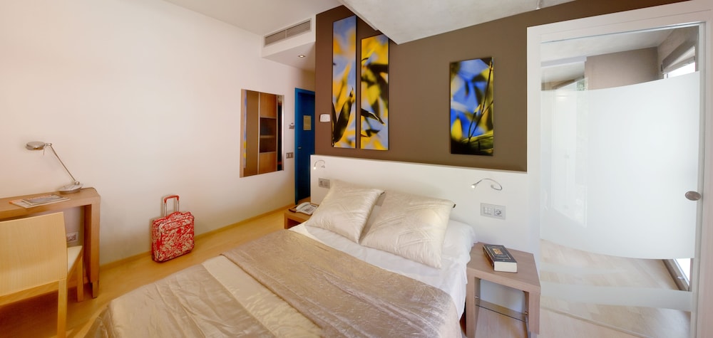 Family Quadruple Room, 2 Bedrooms photo 2
