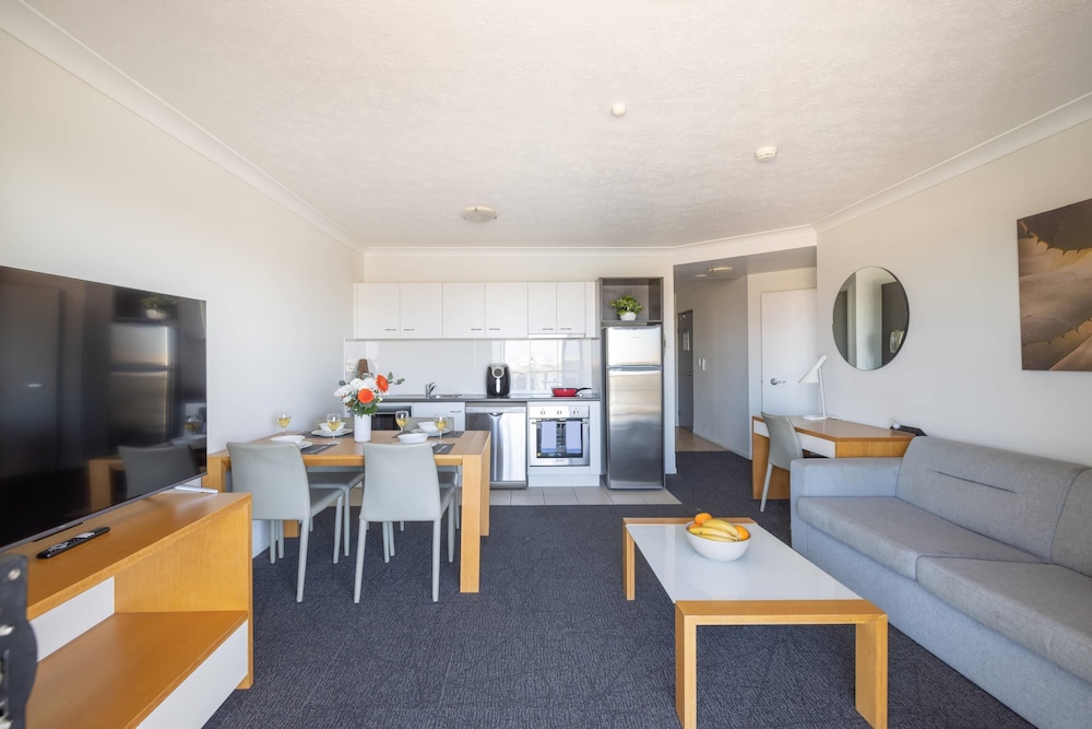 Suite, Multiple Beds, Non Smoking (Efficiency) photo 3