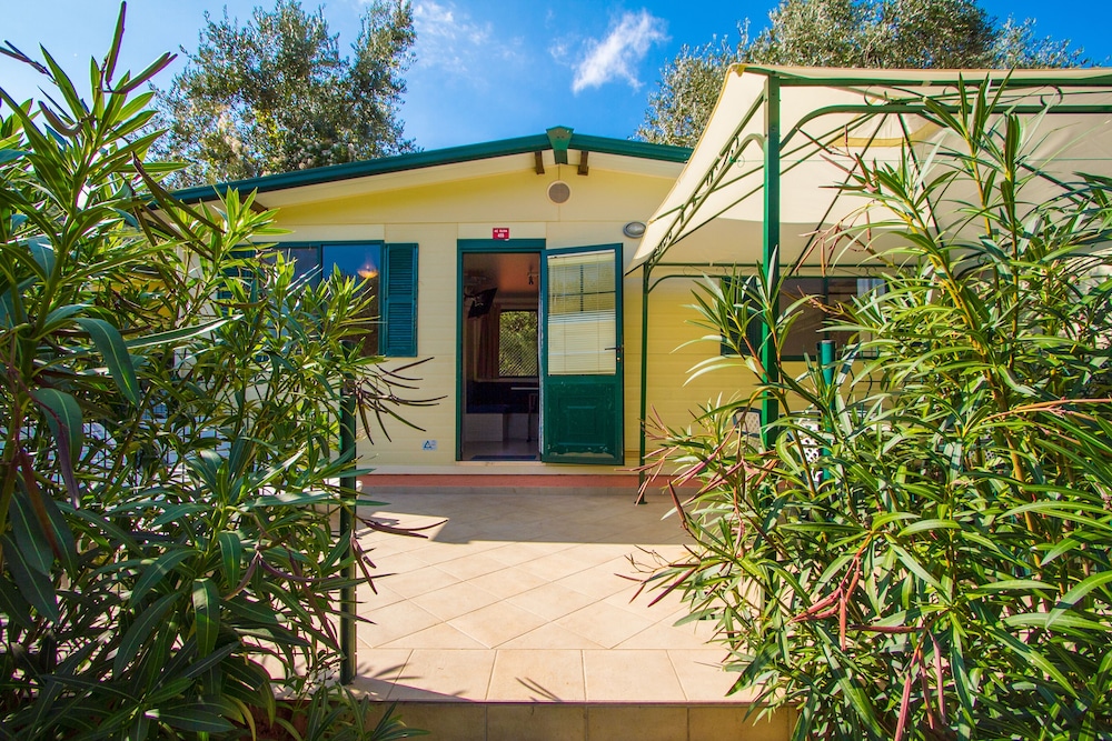 Standard Mobile Home, Resort View