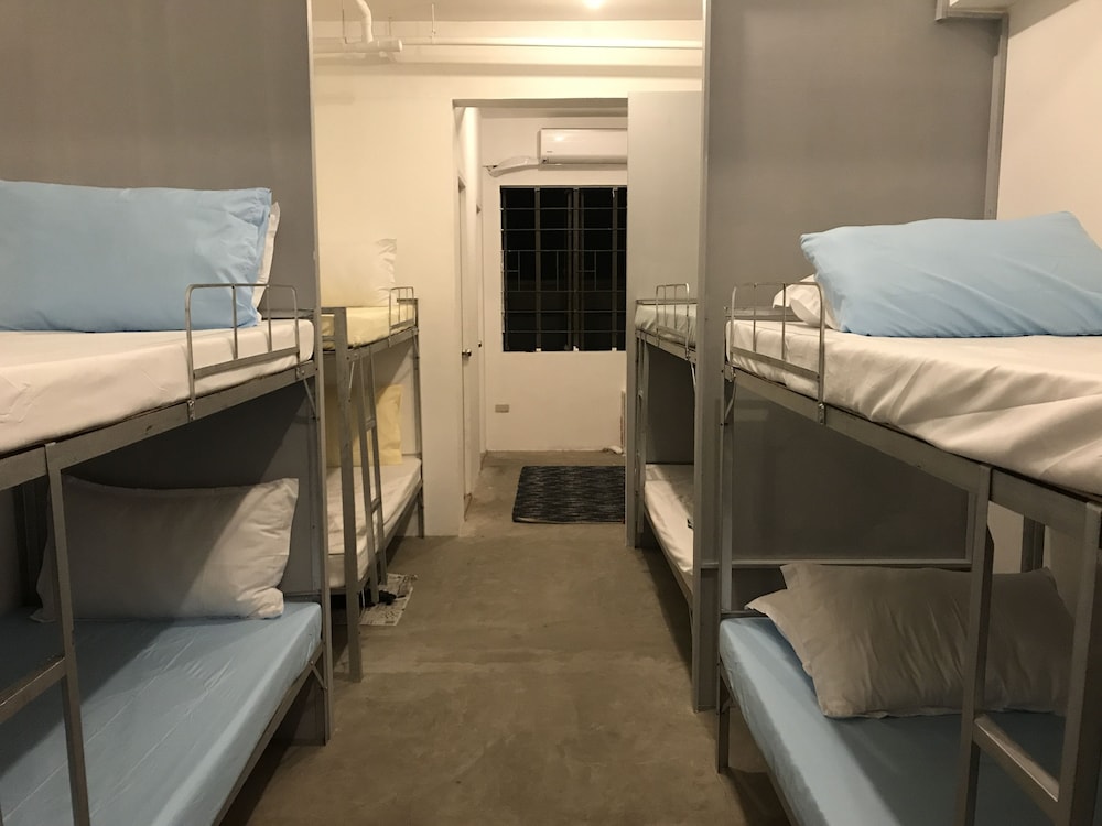 Family Room, Multiple Beds photo 2