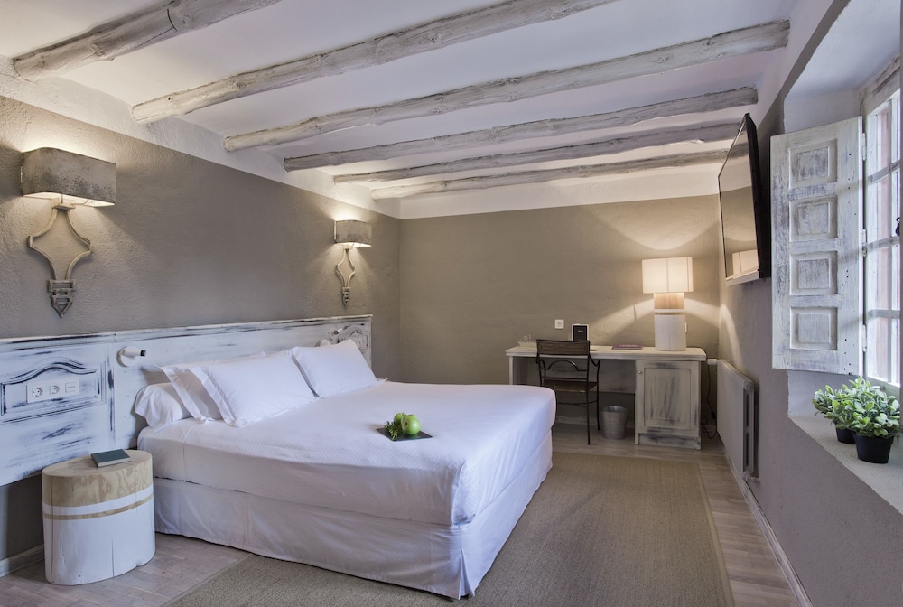 Standard Room (2 Adults) - Photo 5
