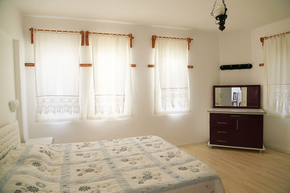 Family Room photo 1