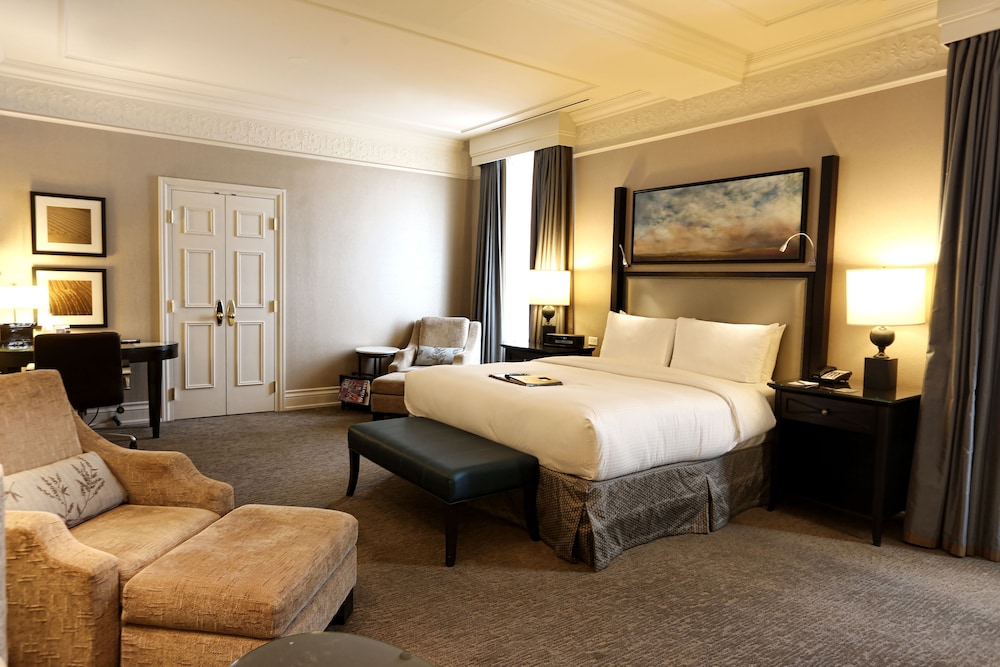 Room, 1 King Bed, Non Smoking (Fairmont Gold King) - Photo 4