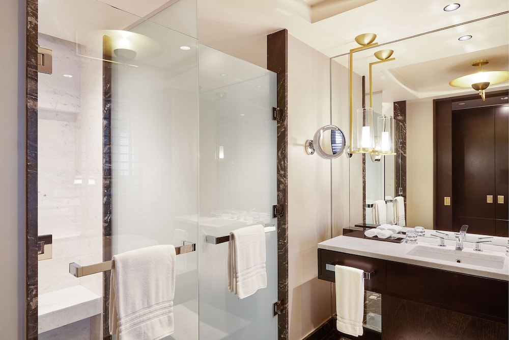 Premium Double Room with Two Double Beds and Bathtub