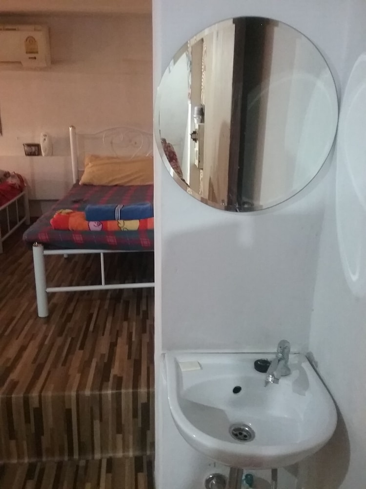 Room for 6 persons With Private Bathroom photo 1