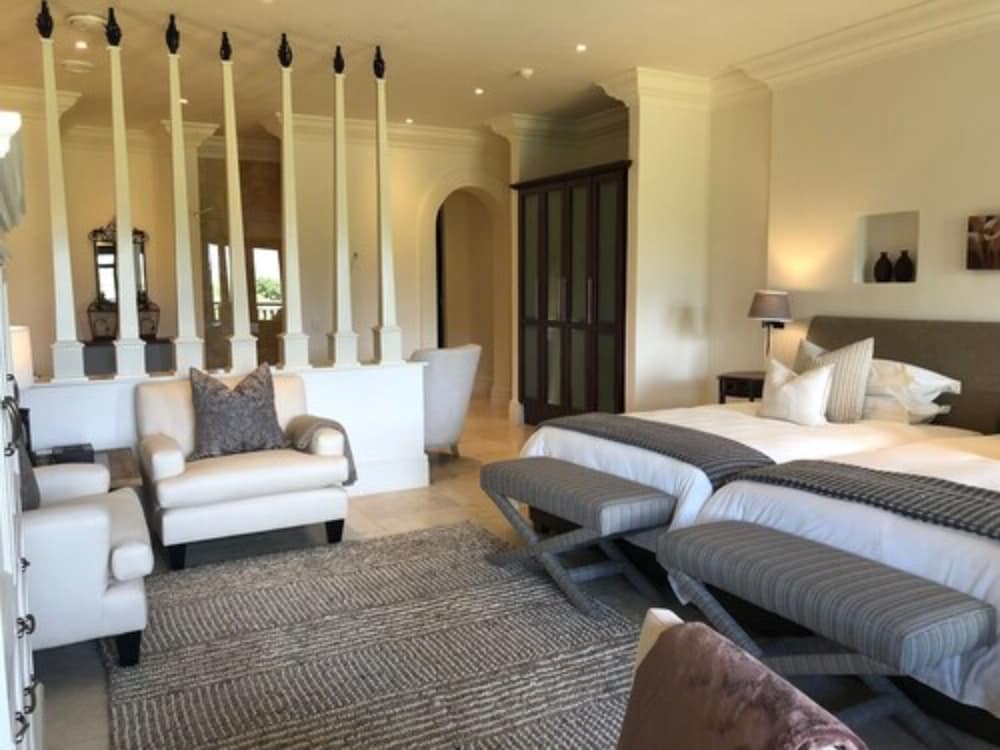 Premium Studio Suite, 2 Double Beds, Courtyard View photo 2