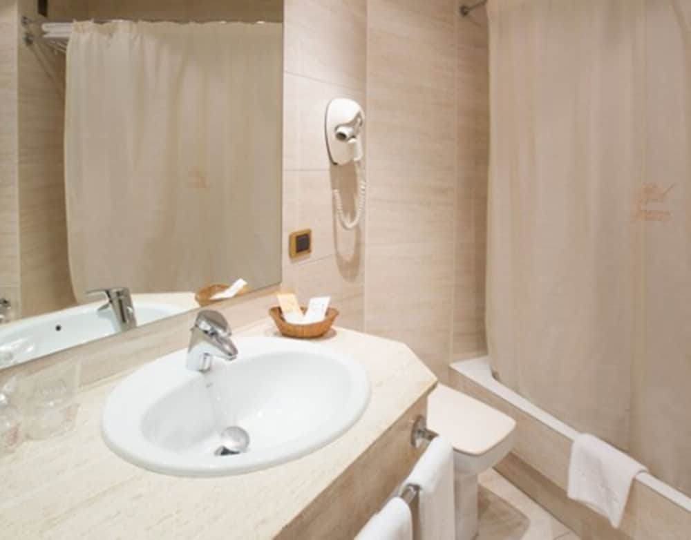Double Room for 3 adults - Photo 7