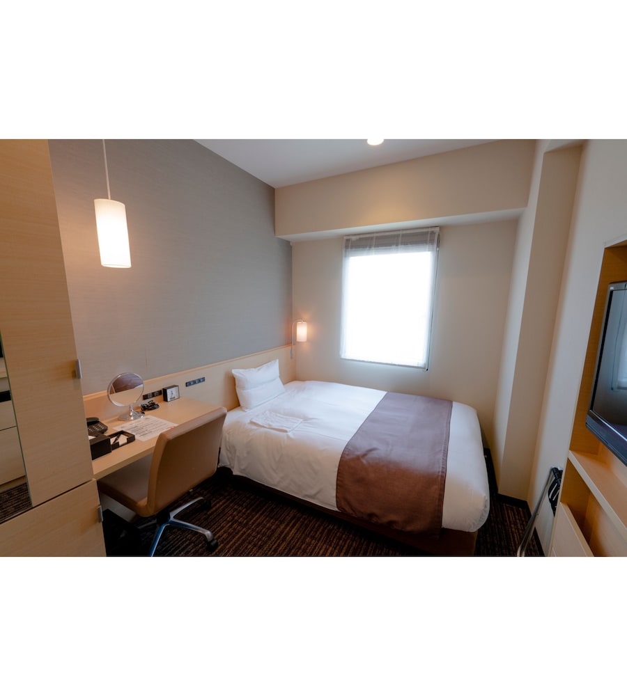 Semi Double Room, Smoking