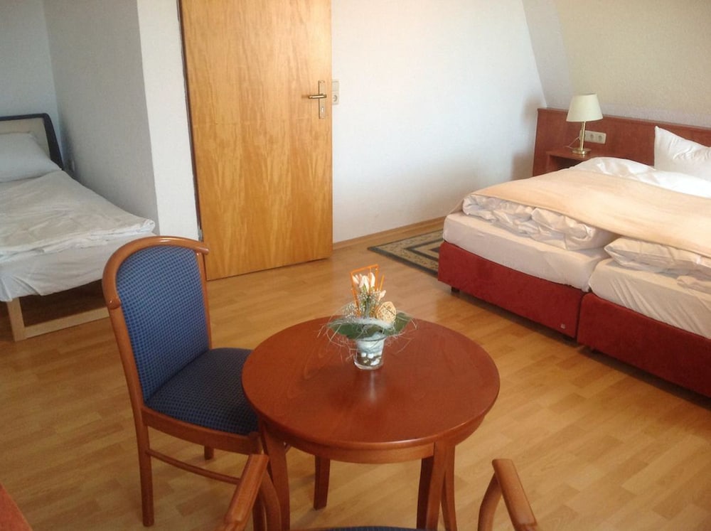 Double Room - Photo 10