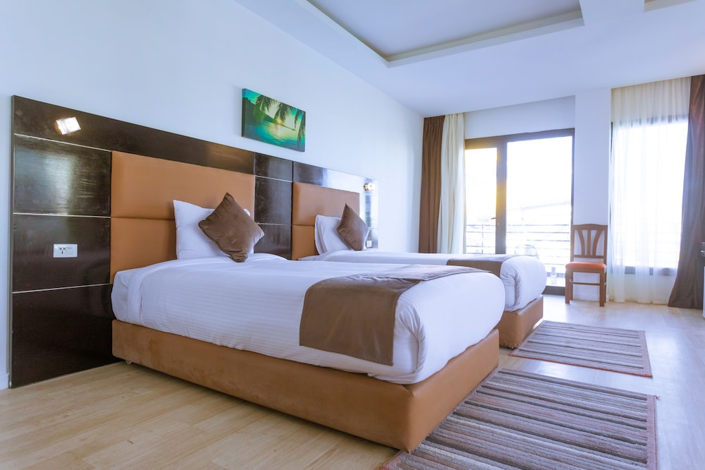 Standard Room with Pool and Garden View photo 2