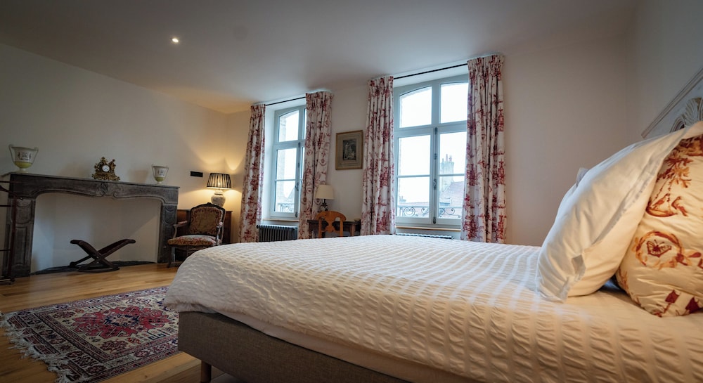 Deluxe Room, City View