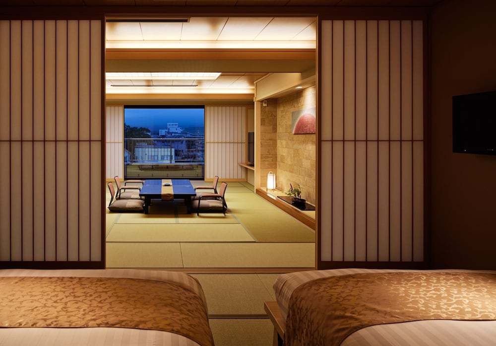 Deluxe Suite with Tatami Area, Open Air Bath and Mountain View