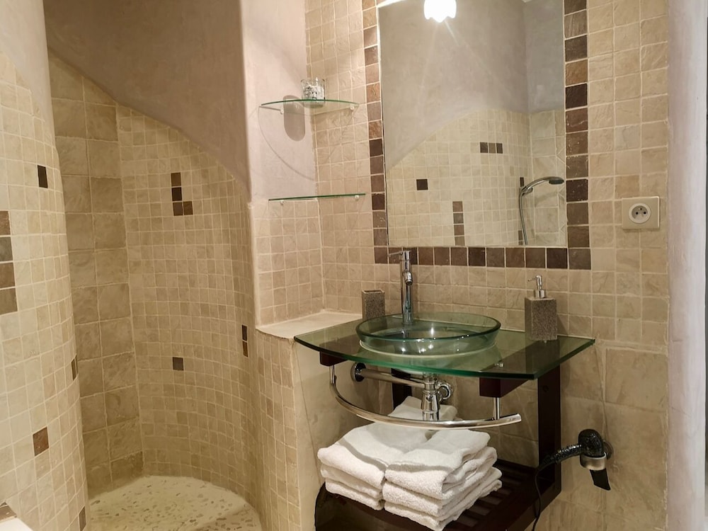 Deluxe Double Room, Private Bathroom, Garden View (LA DOUELLE) photo 3