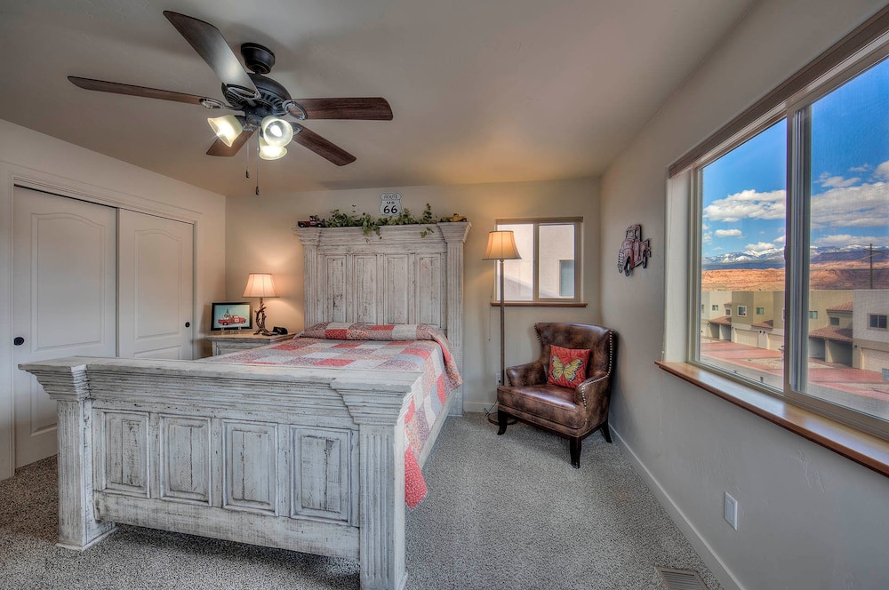 Premier Townhome photo 1