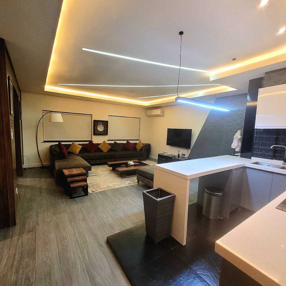 Luxury Suite photo 1