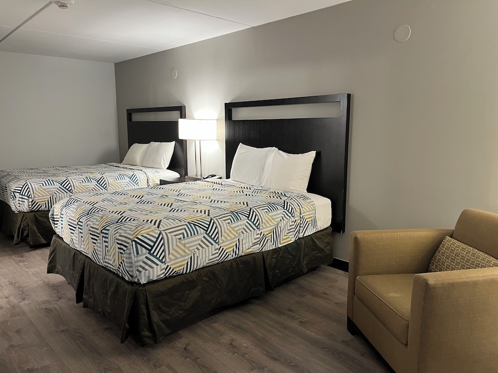 Deluxe Room, 2 Queen Beds, Smoking, Refrigerator & Microwave