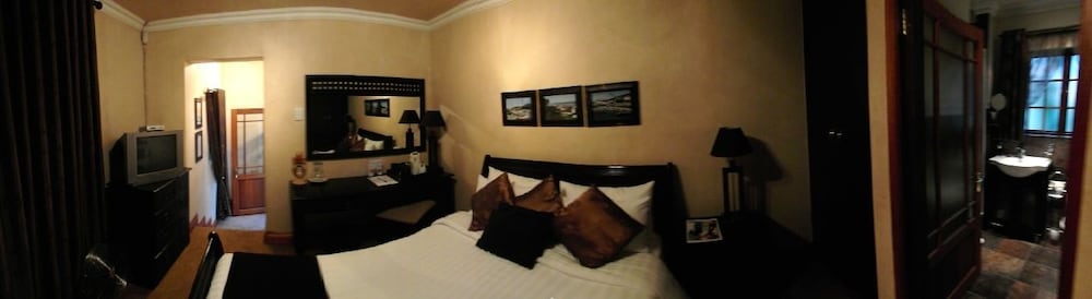 Travellers Rooms photo 2
