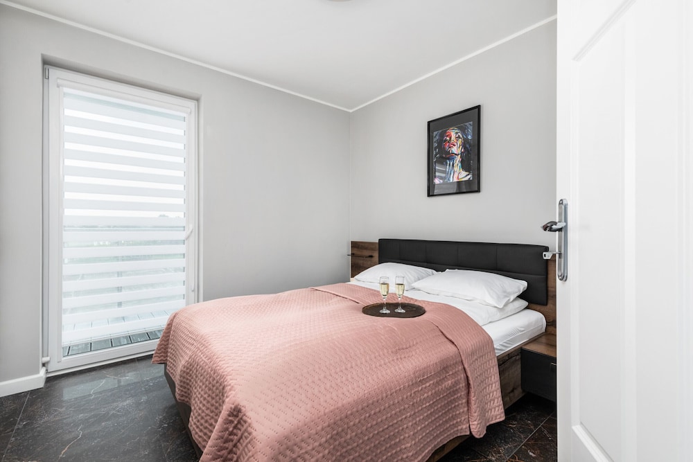 Apartment, 1 Bedroom, Balcony, Beachside photo 2