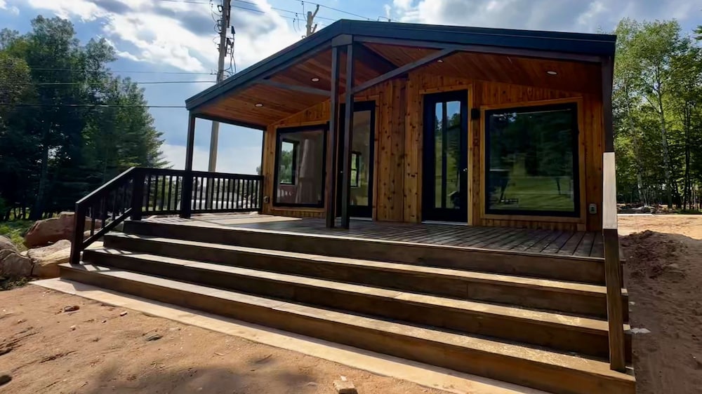 Cabin, 2 Bedrooms (One Bathroom) - Photo 4