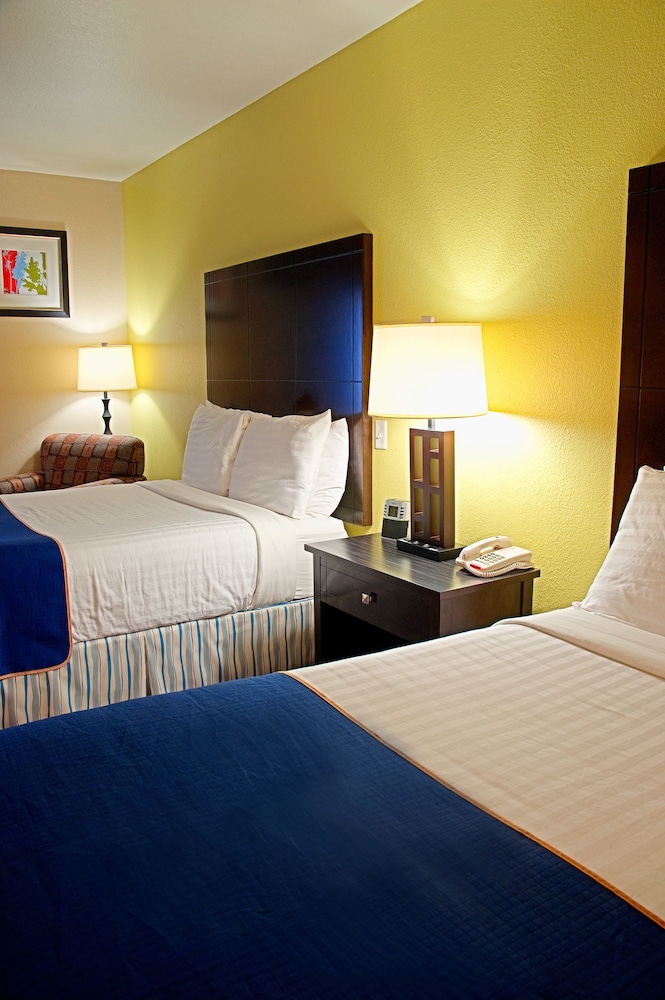 Room, 2 Queen Beds, Non Smoking - Photo 2