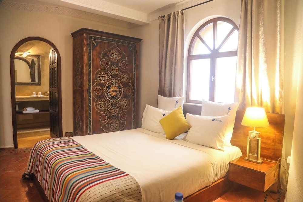 Superior Double or Twin Room - Photo 19
