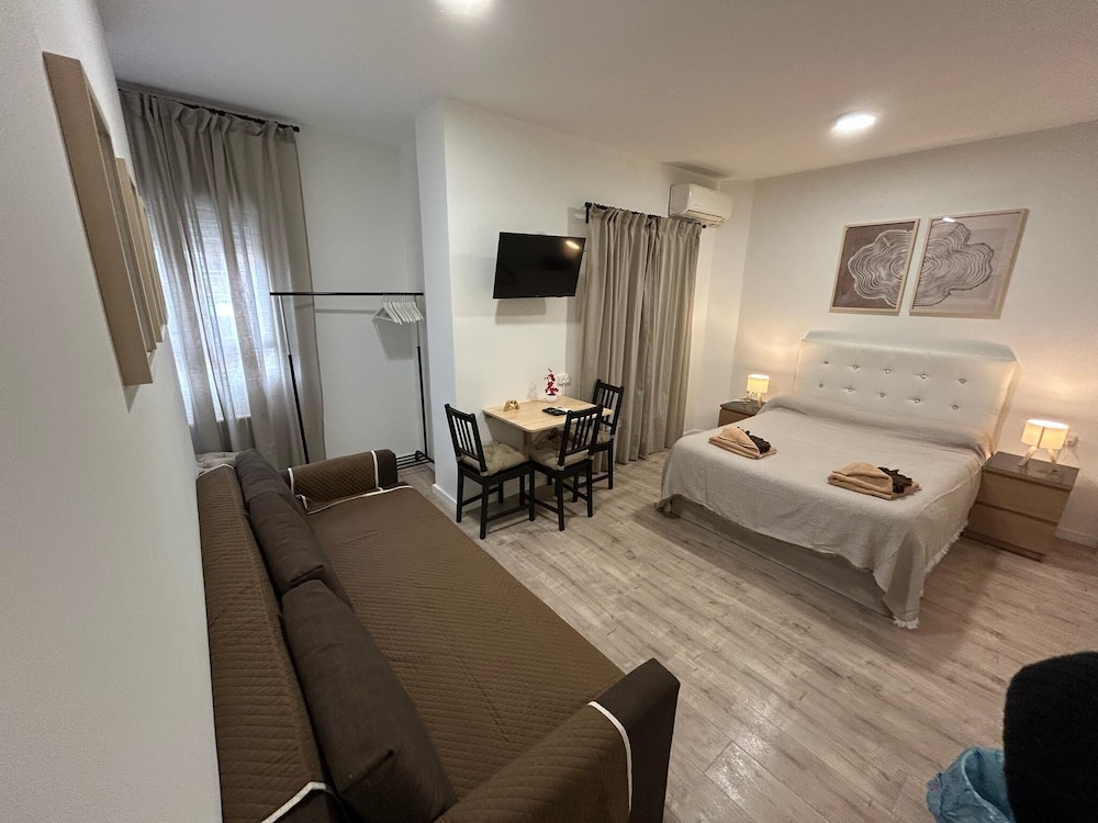Quadruple Room, Shared Bathroom