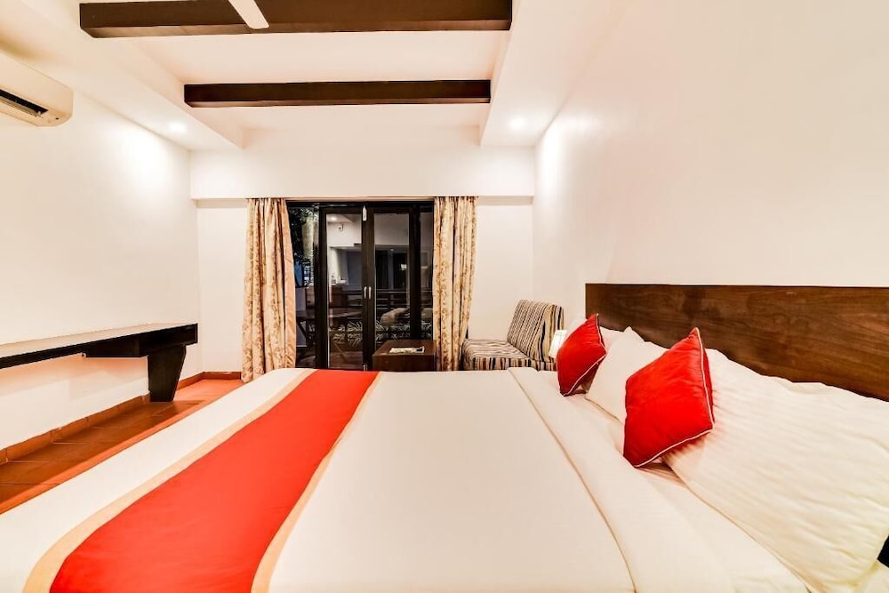 Deluxe Room - Photo 3