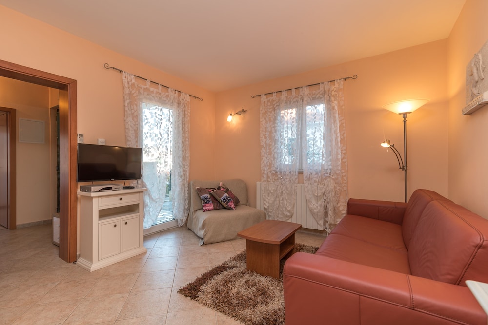 Apartment, Garden View - Photo 9