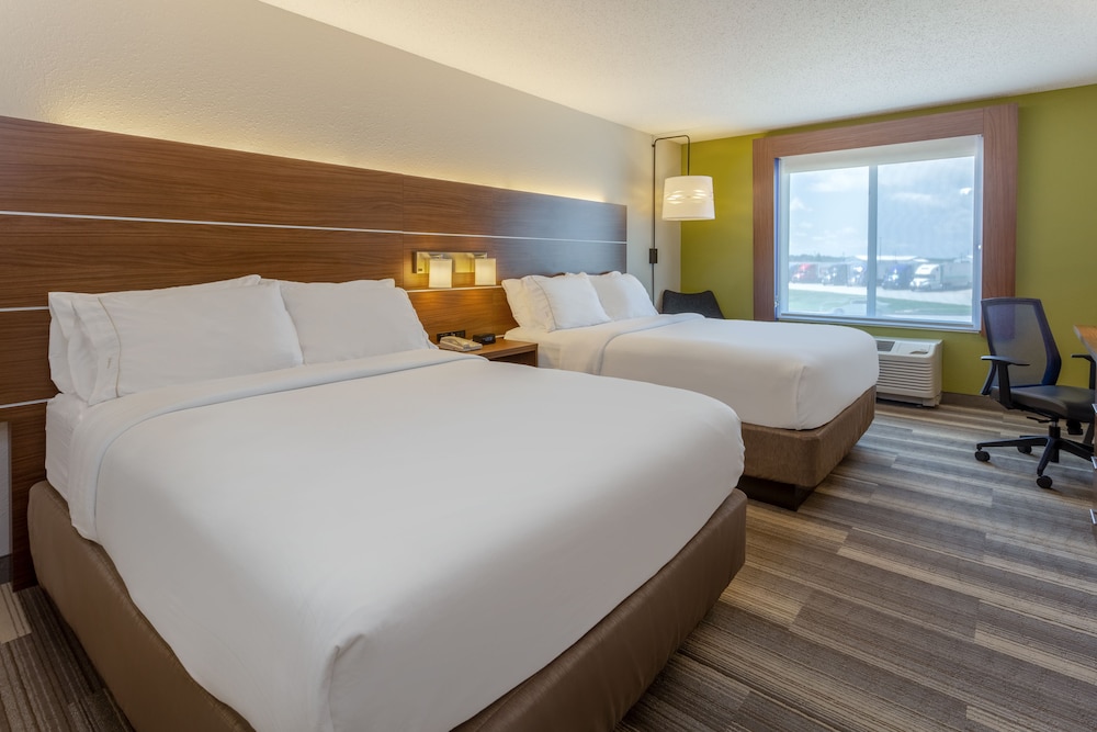 Suite, Multiple Beds (Minifridge) - Photo 3