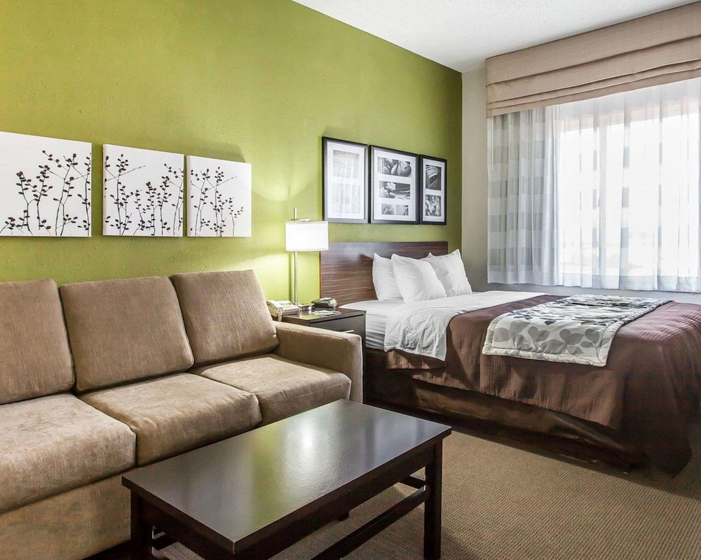 Suite, Multiple Beds, Non Smoking - Photo 15