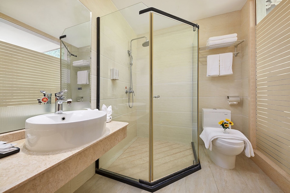 Business Suite, 1 King Bed photo 3