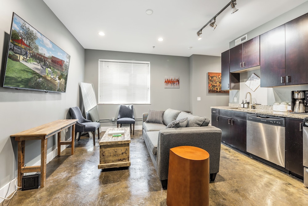 Deluxe Apartment