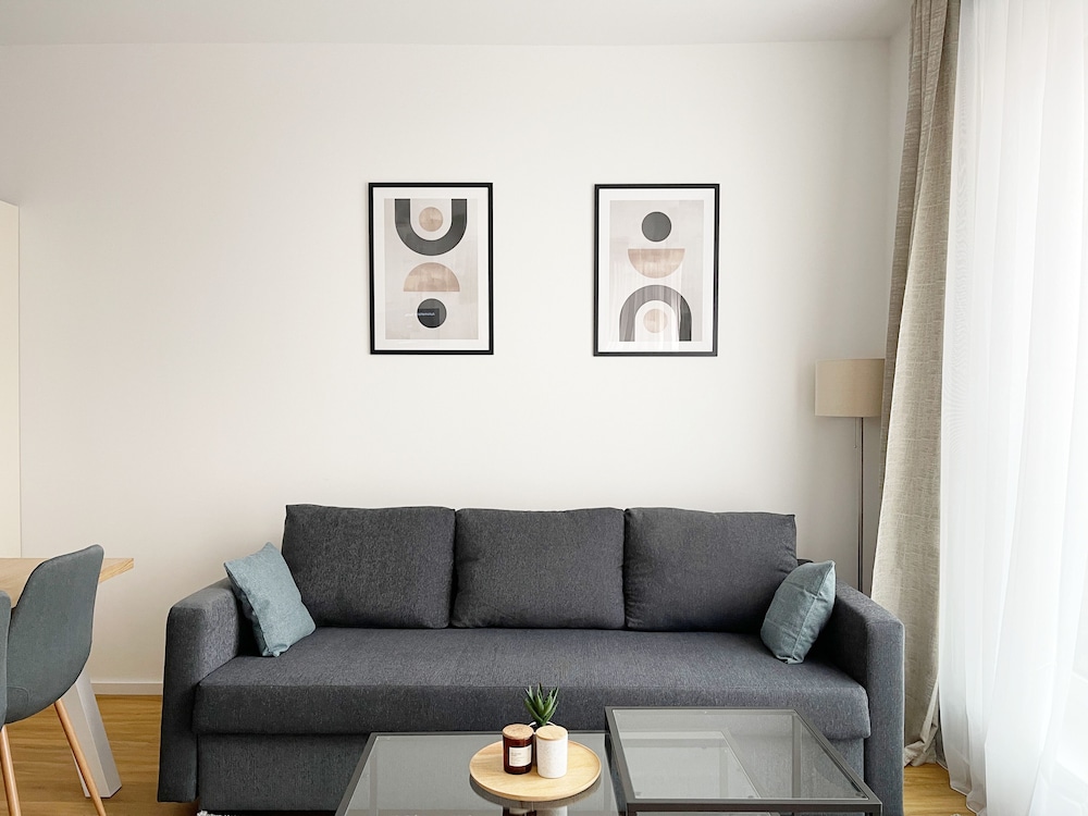 Premium Apartment, 1 Queen Bed with Sofa bed, Balcony photo 3