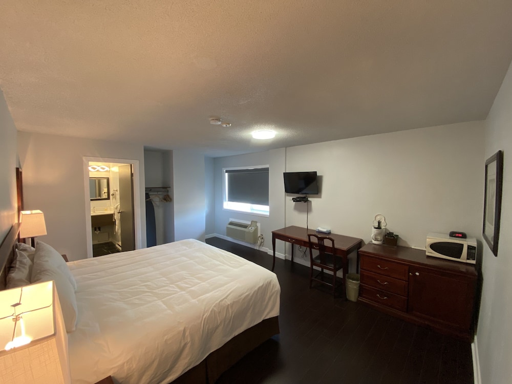 Luxury Room, 1 King Bed, Lake View