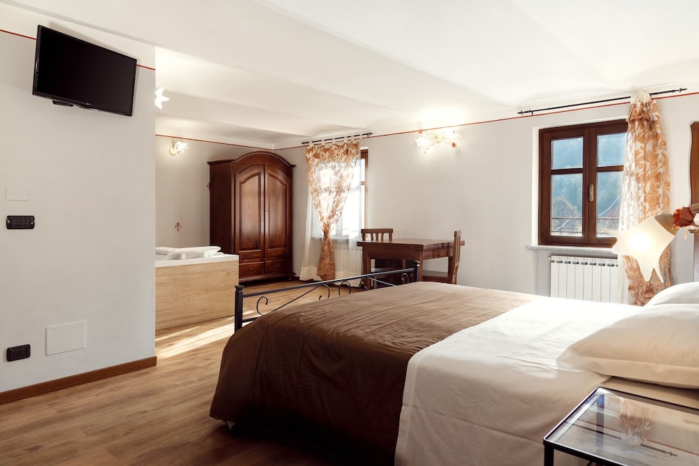 Double Room, Jetted Tub (Attico) photo 1