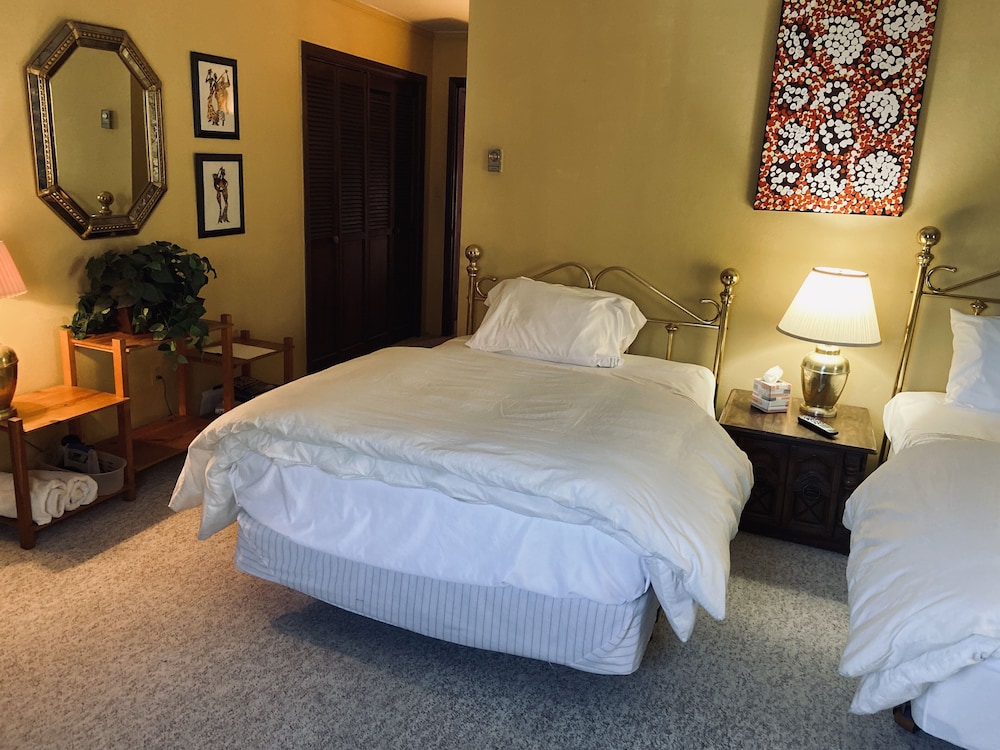 Traditional Double Room, 2 Double Beds, Non Smoking, Mountain View photo 1