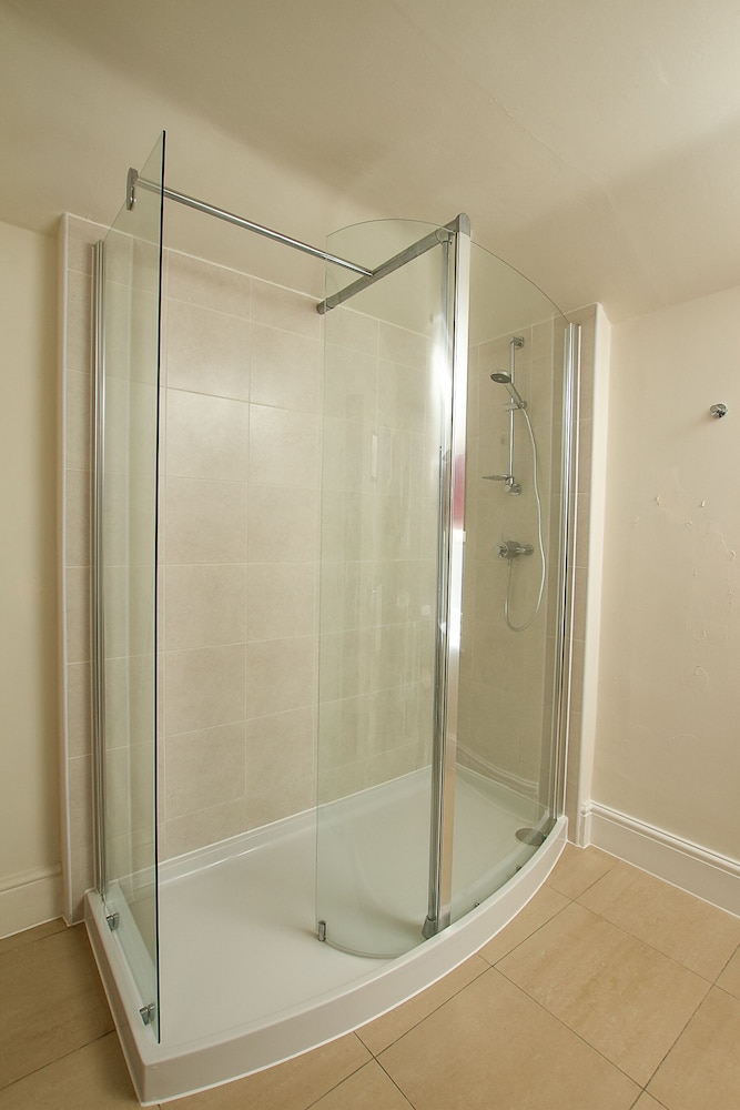 Super king bed (ensuite showers) Countryside view photo 2