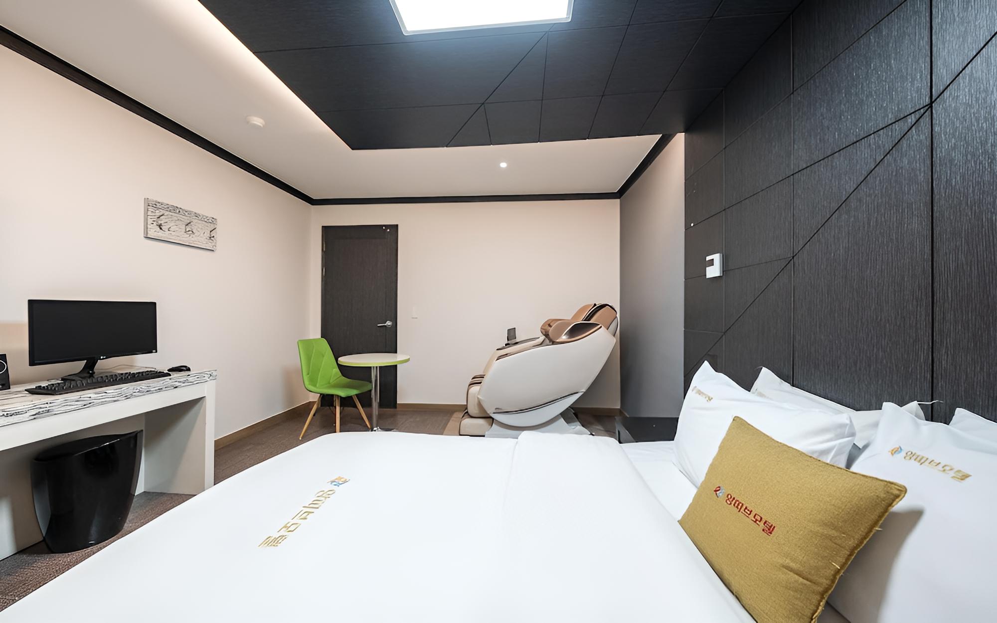 Room (Special Room - Massage Chair Air Puri) - Photo 12