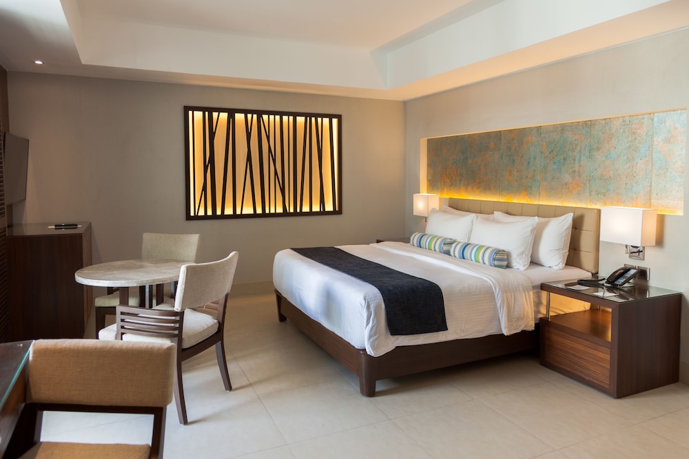 Deluxe Room (East Wing - Main Roadside) photo 3