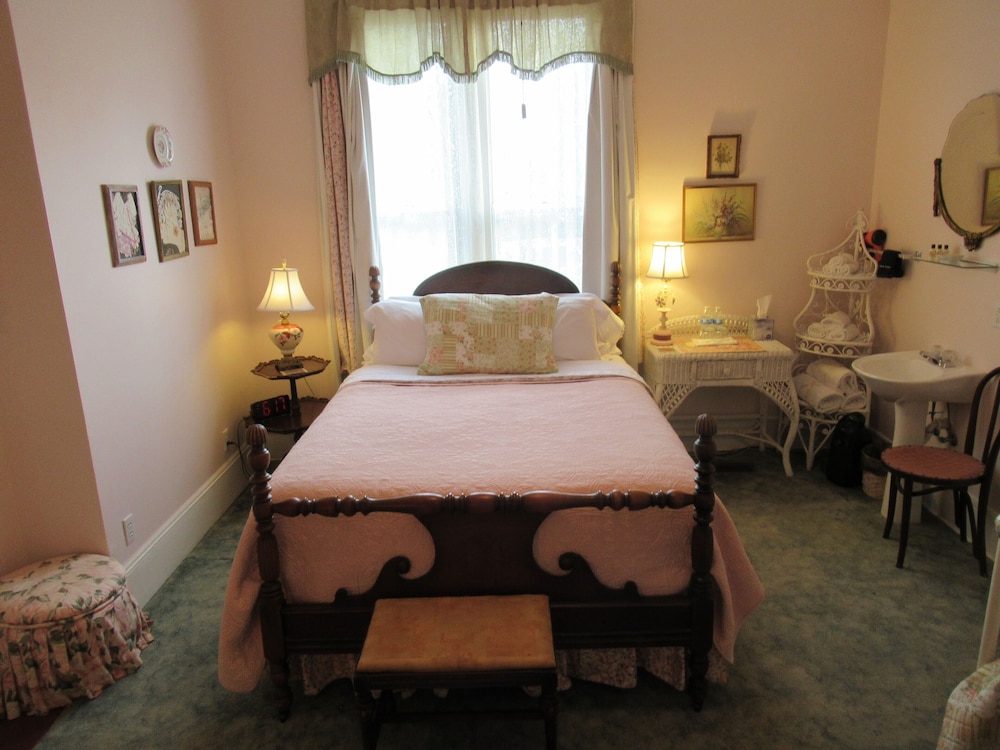 Standard Room, Multiple Beds photo 1