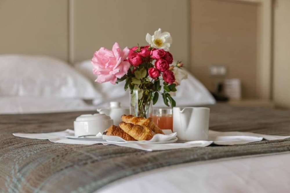 Deluxe Double or Twin Room photo 3
