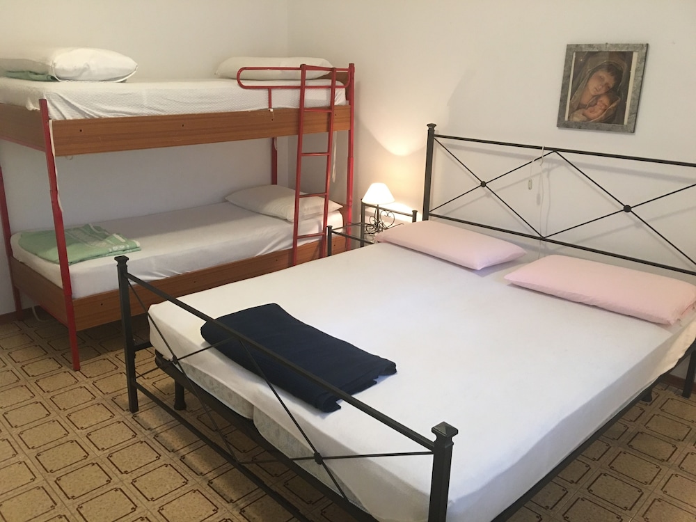Family Apartment, 2 Bedrooms, Courtyard View, Ground Floor photo 1