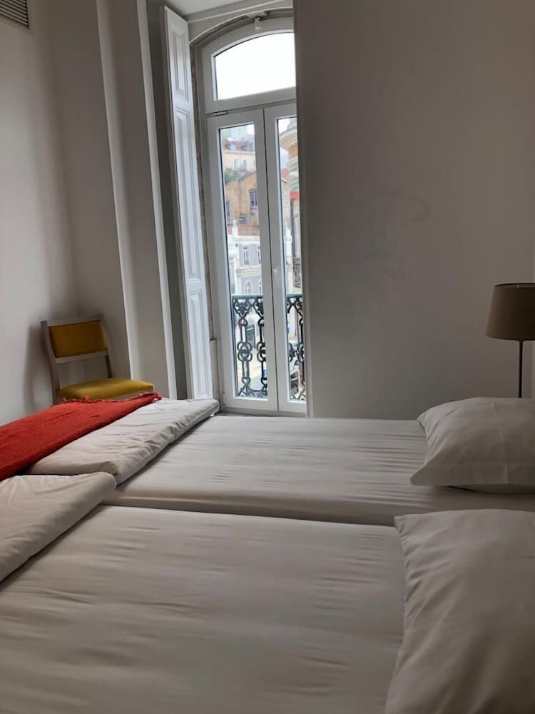 Classic Twin Room, 2 Twin Beds, Private Bathroom - Photo 1