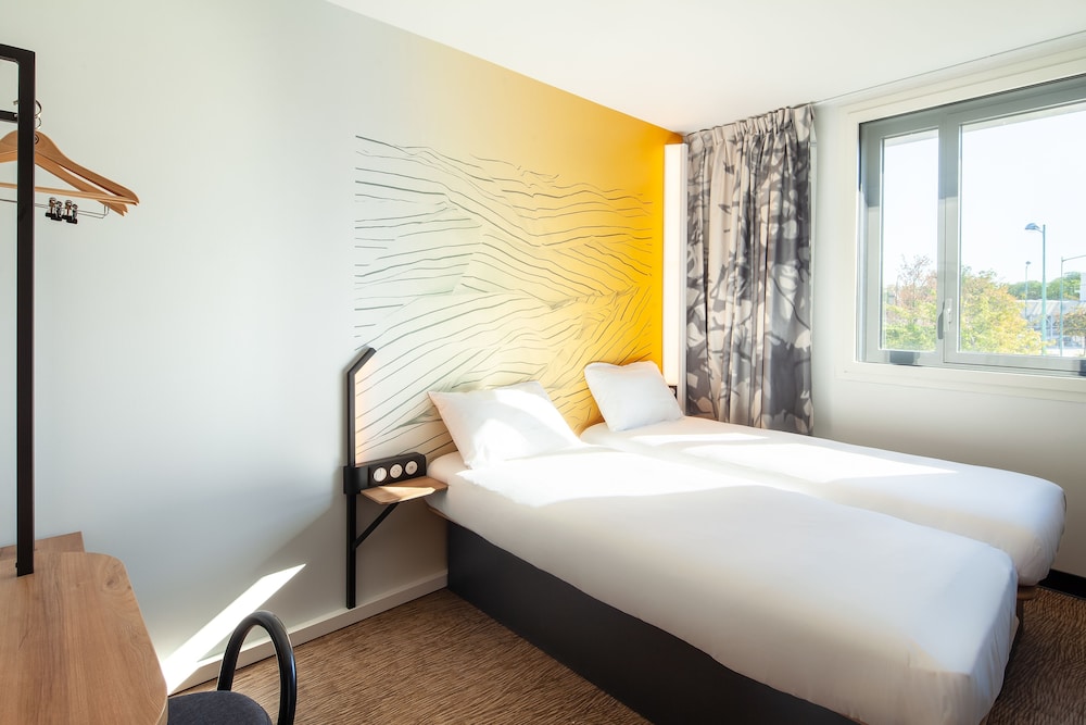 Twin Room, Non Smoking - Photo 3