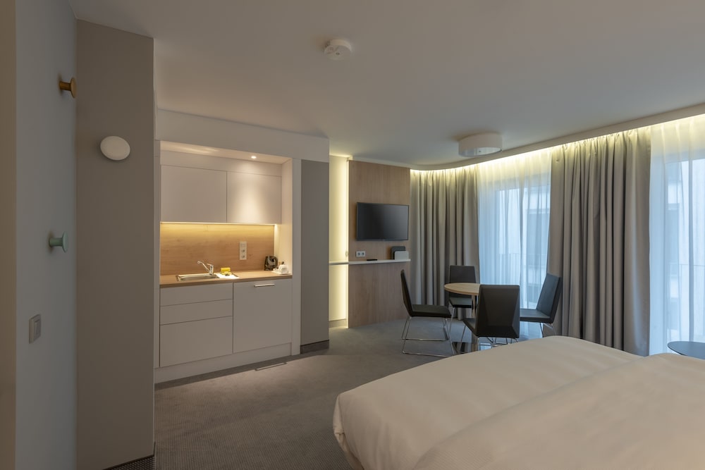 Suite, 1 Queen Bed with Sofa bed - Photo 15