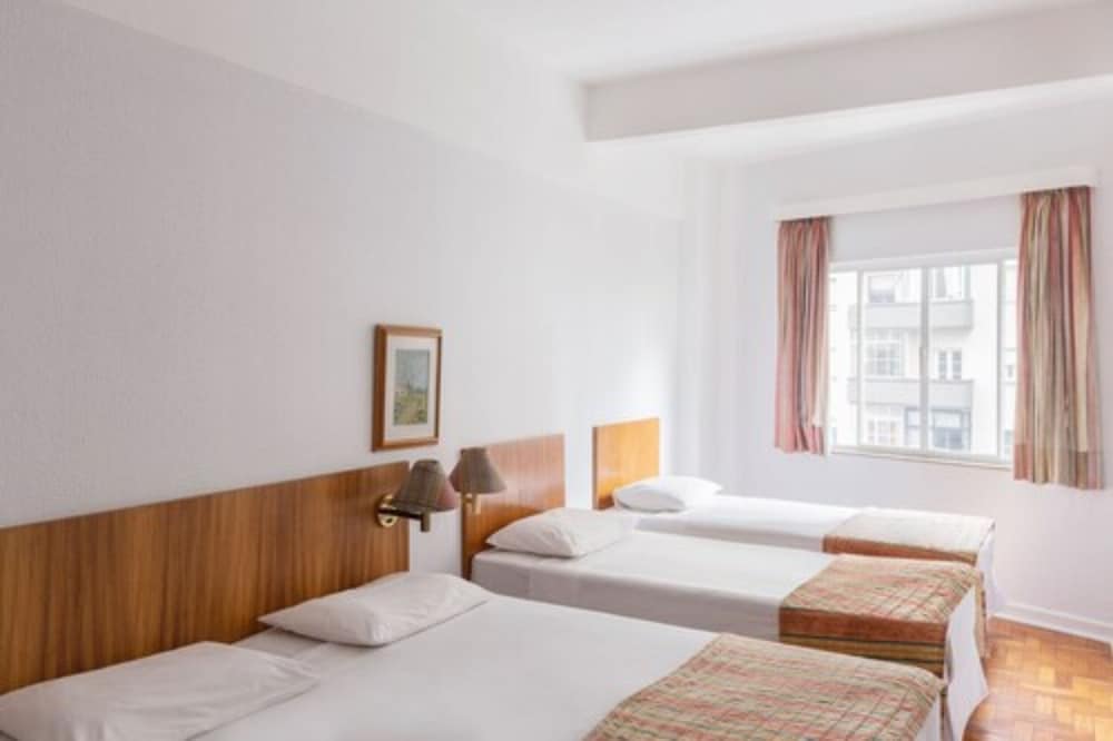 Executive Suite, Multiple Beds - Photo 11