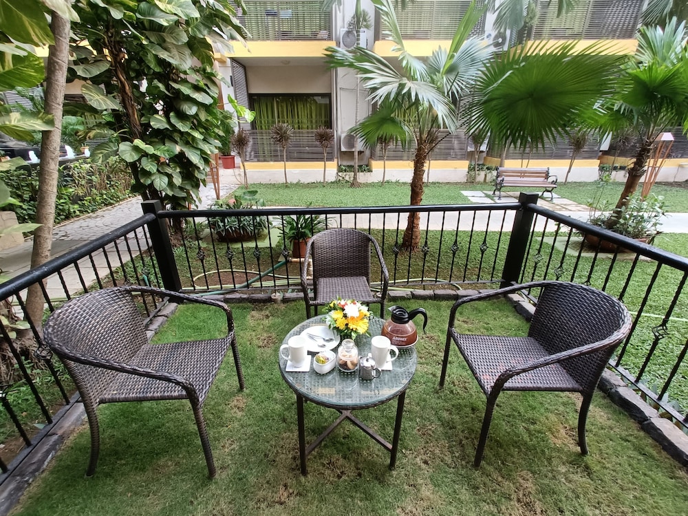 Studio, Garden View - Photo 8